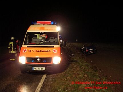Verkehrsunfall mit eingeklemmter Person zwischen Untergammenried und Großried