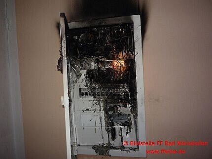 Kontrolle mit der Wärmebildkamera nach Brand in einem Sicherungskasten in Irsingen